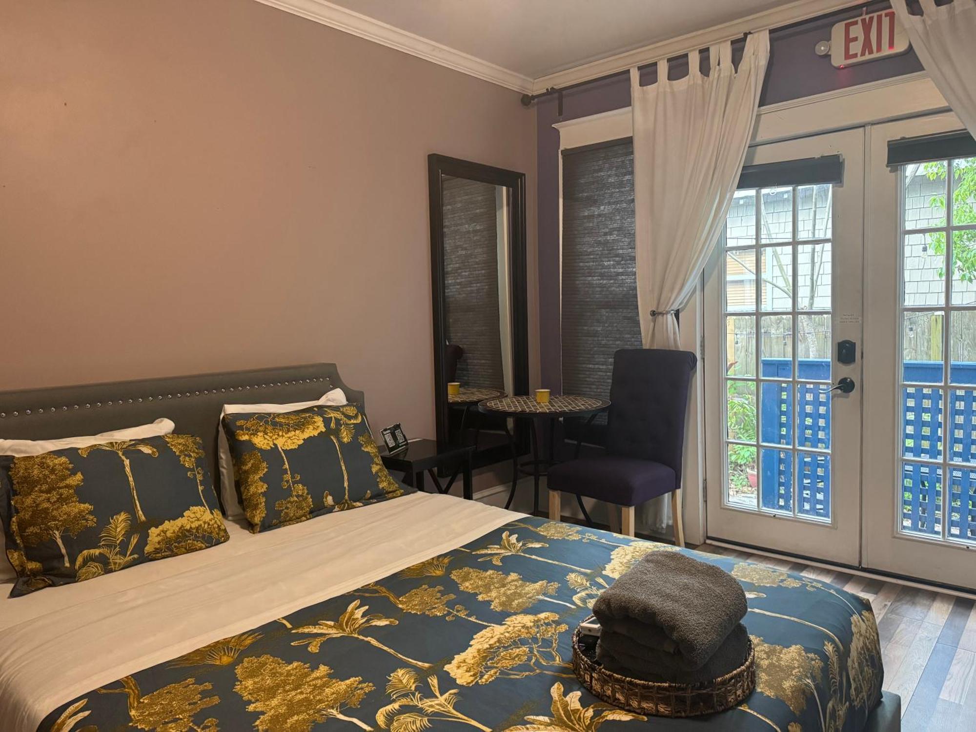 Old Town Charm Suite Сент-Огастин Экстерьер фото